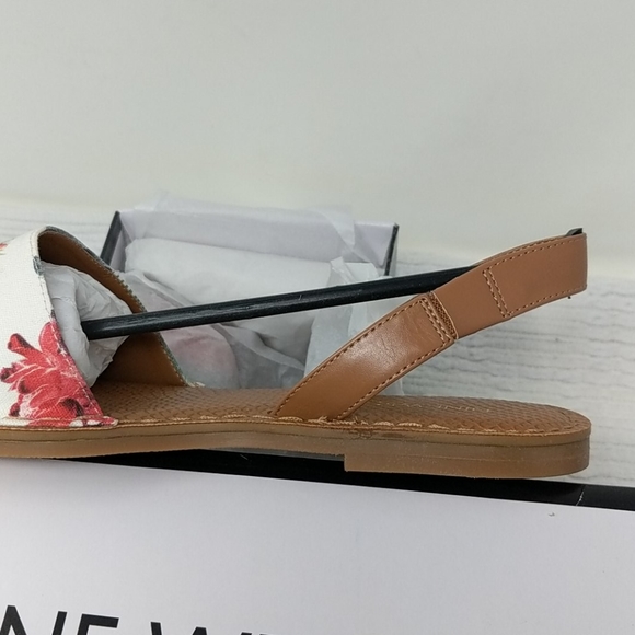Nine West Izzio Canvas Sandal - Picture 9 of 11